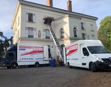 Camions et monte-meubles à Savigny sur Orge