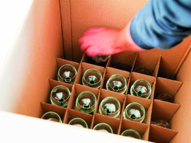 Vos objets fragiles sont protégés (ici des verres)